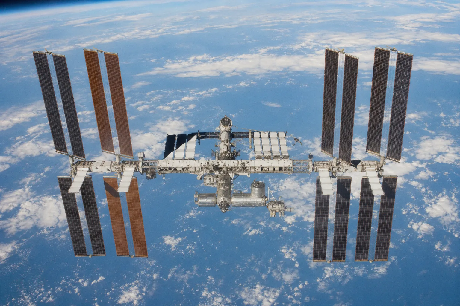 «Роскосмос» и NASA согласовали стратегию сведения МКС с орбиты